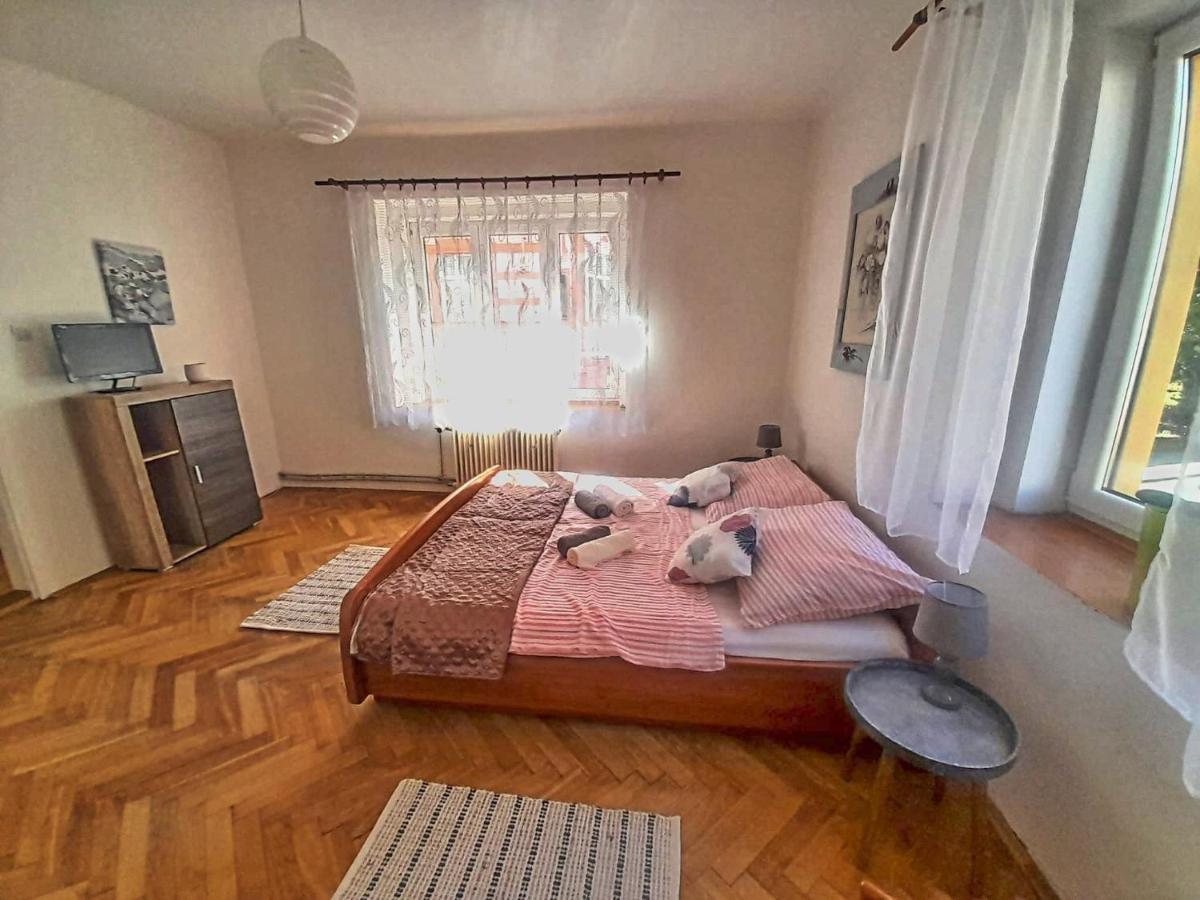 Apartman Isabel 德辛 外观 照片