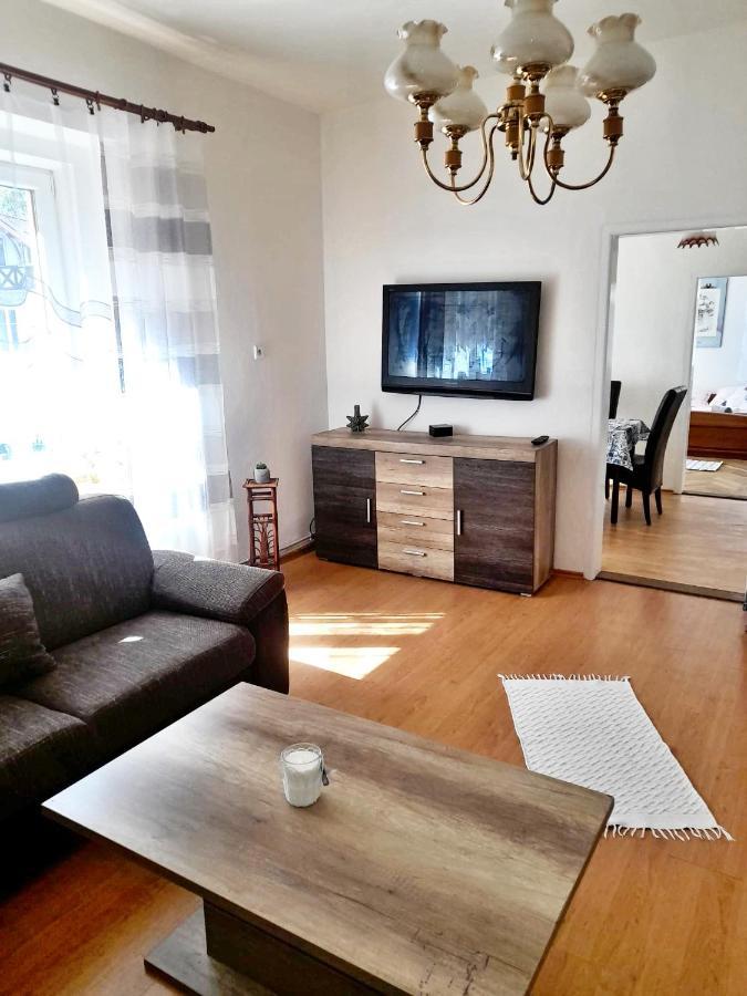 Apartman Isabel 德辛 外观 照片