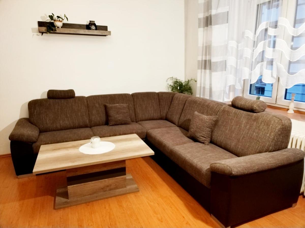 Apartman Isabel 德辛 外观 照片